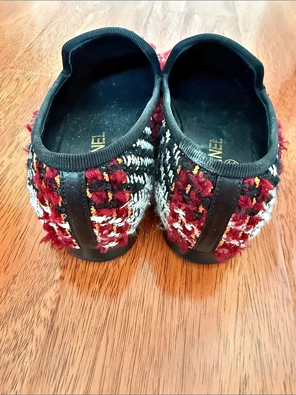 Chanel Tweed Houndstooth Flats Black & Red EU 36C